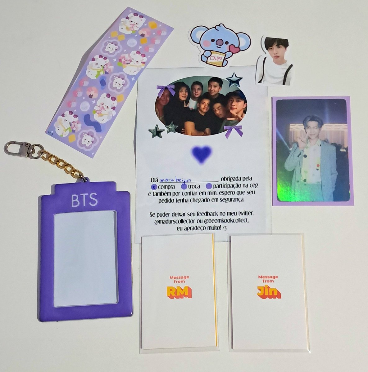 meowbeijun's tweet photo. Feedback super positivo para @btxtcardcaptor que me vendeu o holder, os message dos namjin e ainda me mandou esses brindes super fofos! Chegou tudo bem seguro e embalado 💜 https://t.co/1gdoMe9EB7