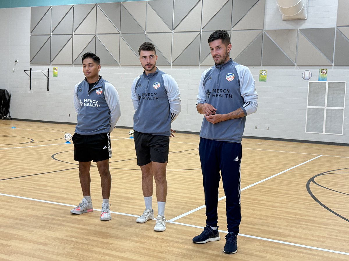fcsdcentral's tweet image. Central students are living their best lives with FC Cincinnati’s Club Ambassador, Manu Ledesma and his FCC partner coaches! @fccincinnati