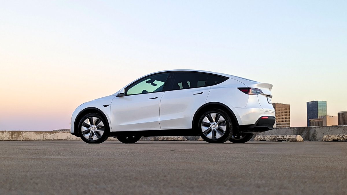 Discover the perfect blend of flexibility and excellence with Tesla Rental OKC! Experience the cutting-edge technology and luxury of our Tesla fleet for your next trip around Oklahoma City. Book your rental today at wix.to/uZ7fNr5 and upgrade your driving experience!