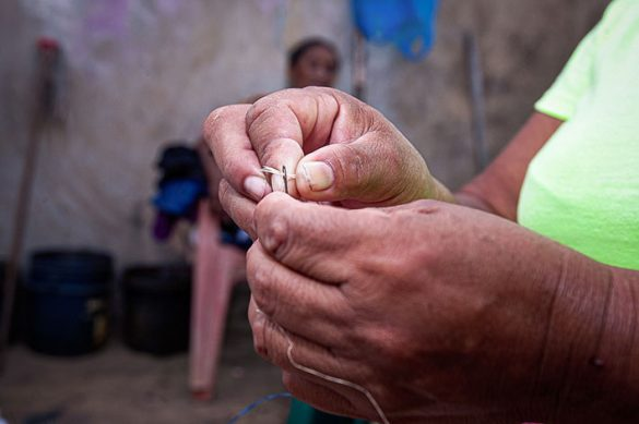 #4Sep #JuevesDeHacerMemoria

Un arte que se aprende mirando 

Segunda parte de un registro necesario: tejidos warao en la voz, en  la mirada y en las manos de la comunidad Siaguani, en Delta Amacuro.

✍️<a href="/SorianaDuran/">Soriana Durán</a> 
📸<a href="/YrleanaG/">Yrleana Gómez Oropeza</a>

📰lainventadera.com/2024/05/01/un-…