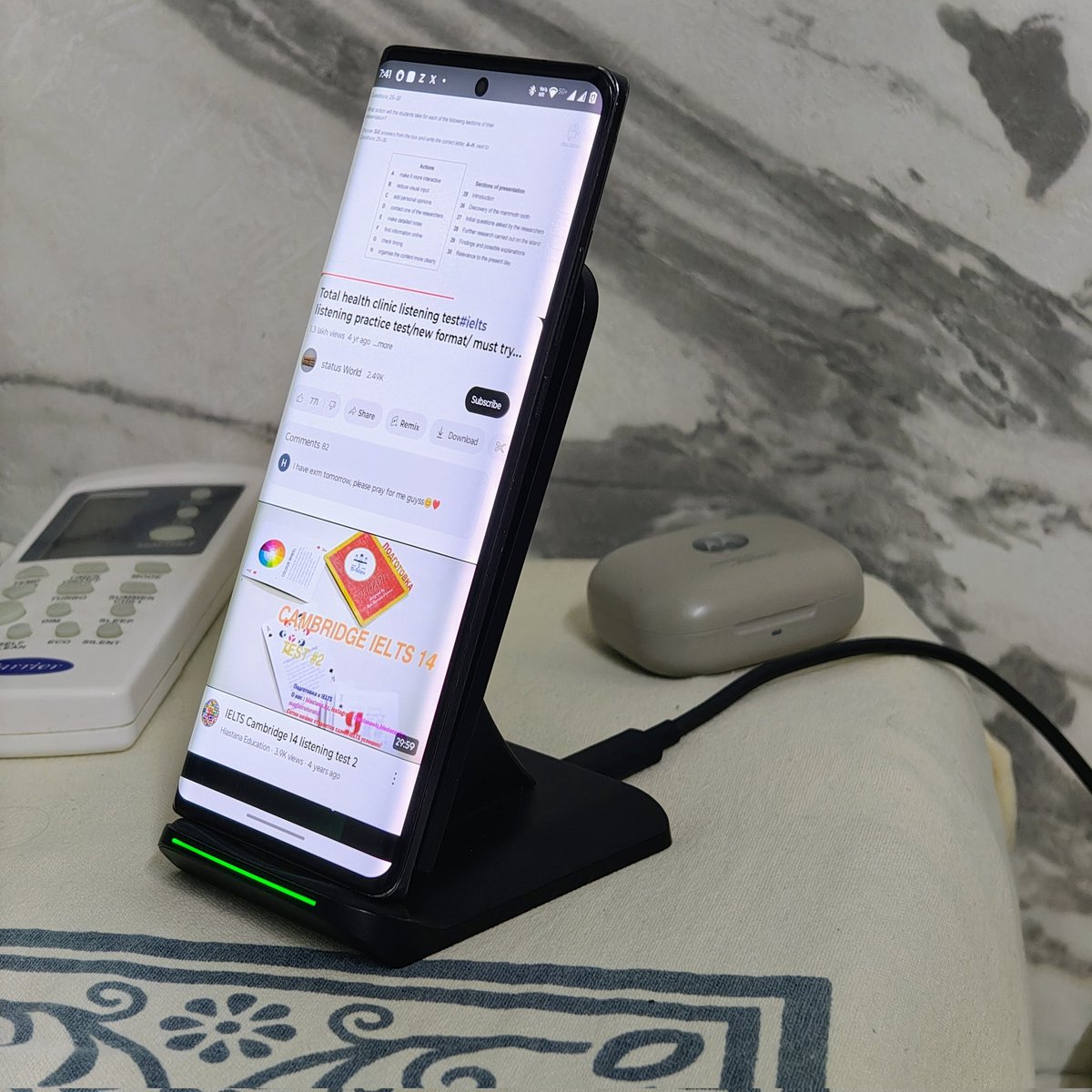 patel_grv's tweet image. How often do you even use a wireless charger? 

Mine’s been collecting dust for 2 years thanks to TurboPower™. 

Found some issues with the Type‑C port, so finally put it to use 😅

#TestingbyGaurav
