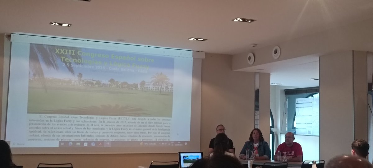 Disfrutando con la comunidad Fuzzy española en el ESTYLF 2025. <a href="/sinbad2uja/">sinbad2</a> <a href="/ujaen/">Universidad de Jaén</a>