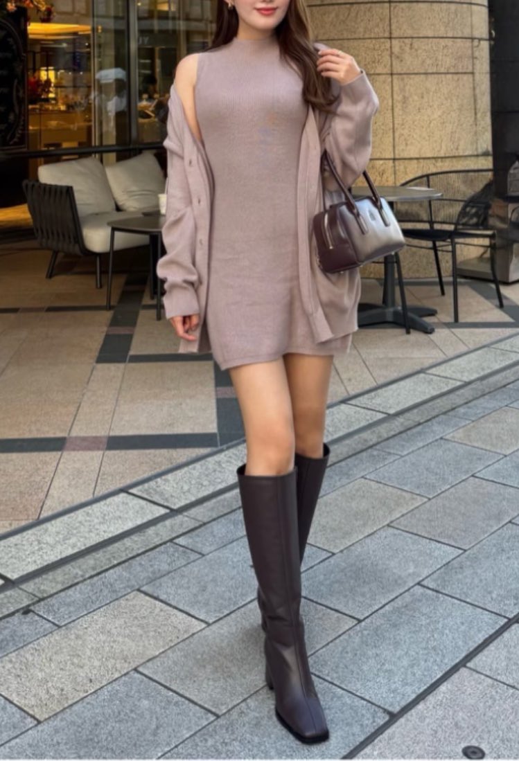A_minyon's tweet photo. 帽子大好きだからオーダーしてきた🤎
タイミングよく売れちゃって
実物見れなくて残念

ニットワンピセット着てみたら
かわいすぎたけど
ルミネオープンに備えて我慢した💸

普段ミニスカート無理なんだけどこれは
綺麗に着れた🖤
まだ残ってたら買うかも...笑

#herlipto https://t.co/5kCJFB49Qg