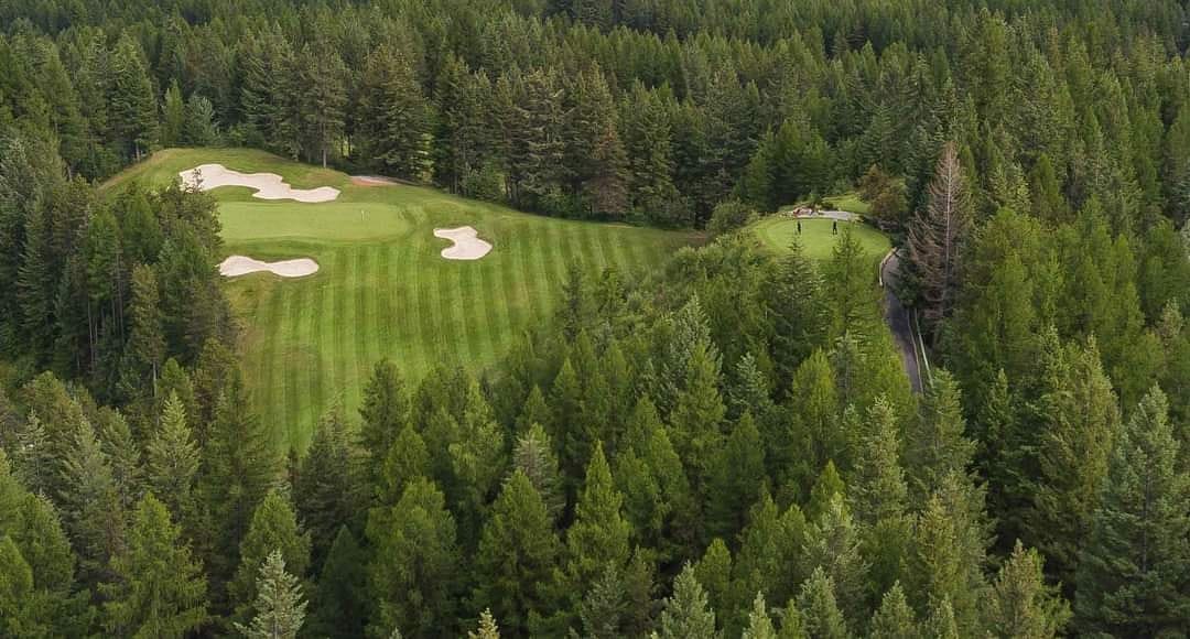 Here’s a different take on our signature Par 3 #11 — and honestly, we just love to show you this angle. Sometimes it’s the unexpected views that make the hole even more unforgettable.

📸: PJKoenig Golf Photography