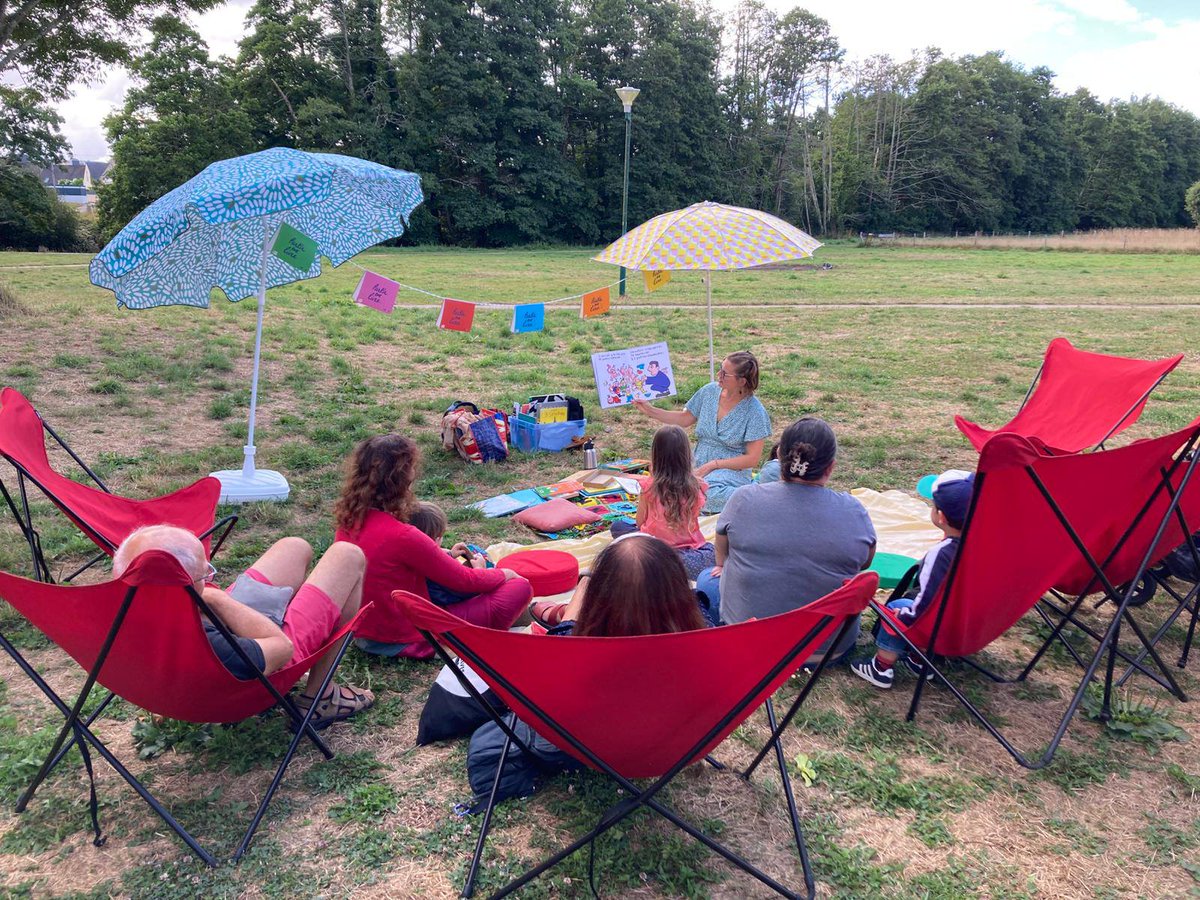MediaQuimperBO's tweet photo. 📸✨ Retour en images sur un été plein de découvertes et de convivialité dans vos médiathèques !
Ateliers créatifs, lectures en plein air, rencontres, jeux et moments de partage… petits et grands ont profité d’une programmation riche, culturelle et ludique. 🌞📚🎨 https://t.co/LOPd4QTV4X