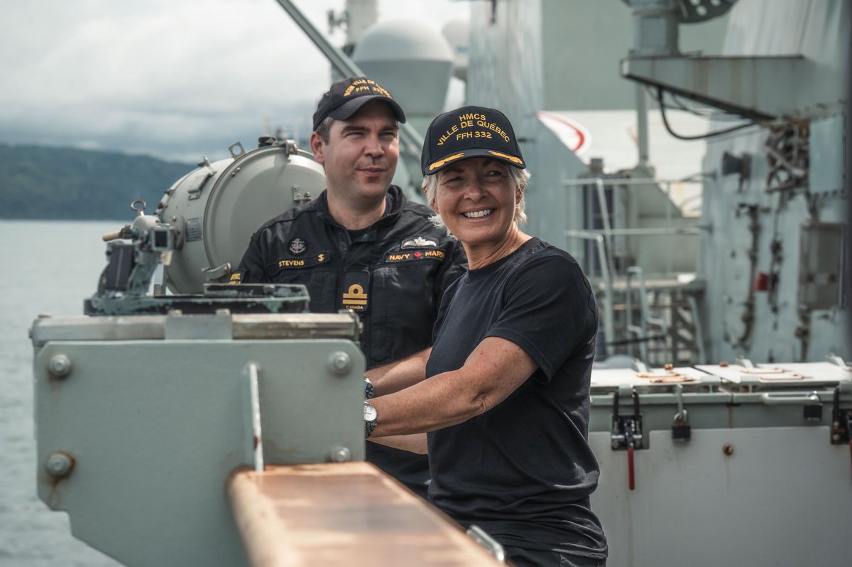 CDS_Canada_CEMD's tweet photo. Everywhere I go around the world, military leaders share their appreciation for the professionalism of @CanadianForces on operations. I witnessed this firsthand onboard #HMCSVilleDeQuebec as we sailed on #OpHORIZON. https://t.co/GfOdBovla8 https://t.co/KufYMzB3lQ