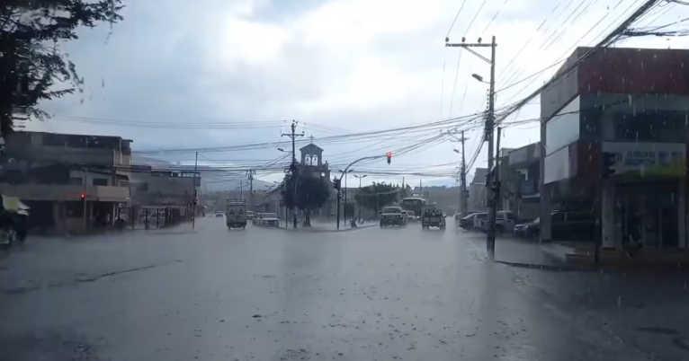 Expedientes_ec's tweet image. 🇪🇨 | Ecuador sufrirá lluvias intensas y tormentas del 5 al 8 de septiembre, con riesgo de inundaciones, deslizamientos y ráfagas de viento en Litoral, Amazonía e Interandina.
expedientes.ec/lluvias-intens…

#ClimaEC #Inamhi #AlertaMeteorológica