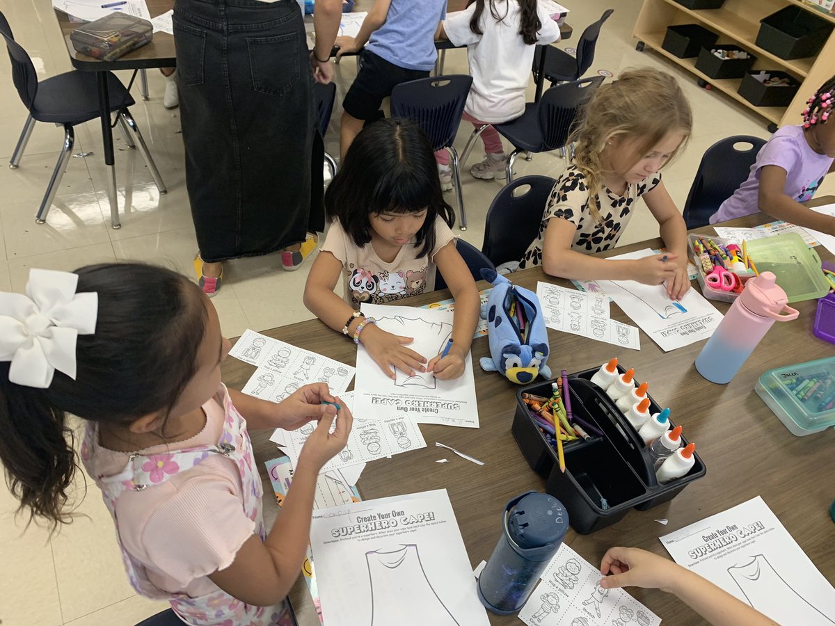 Mrs_ABarrett's tweet photo. At Wernli we are always prepared! We helped our K-2 students get ready for drills by discussing what we do in a lock down drill and ways to stay calm and quiet. @MsGarza17 @NISDCounseling @NISDWernli @NISD @lorimshaw @mrsfeldt5 @NCANorthside #RootEdWernli https://t.co/v4iVbhdhFA