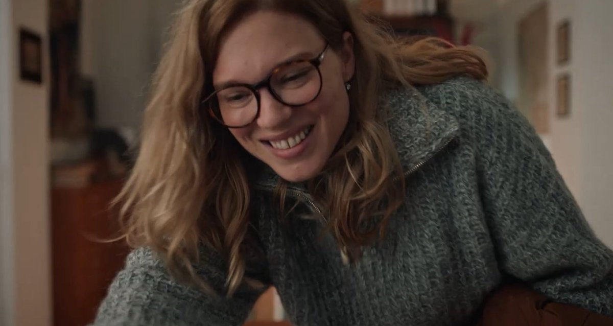 jubide5a7's tweet photo. léa seydoux as alice in silent friend (2025) you’re so dear to me https://t.co/0yoBQYlSG4