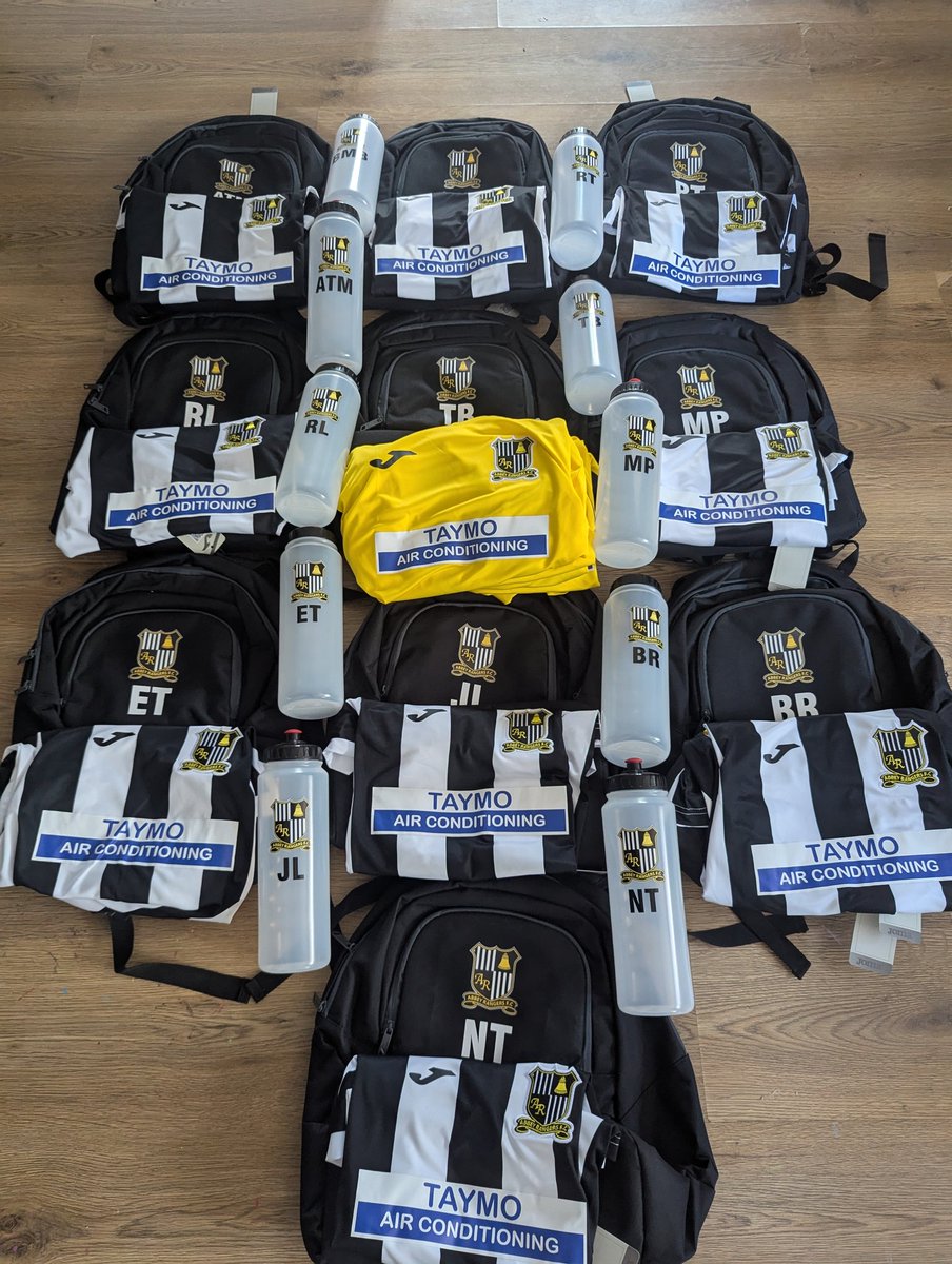 TaymoAirCon's tweet photo. The new season means fresh gear for my @ARFC_Official u10 boys. UTA https://t.co/DSPLpY9aZ9