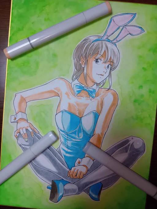 キャラは色鉛筆、背景は水彩絵の具で情報量を増やしてみた 瞳のハイライトを修正ペンで入れてイイ感じになったので満足(*'ω`*) 週末にBOOTHへ出品しようと思ったけど…… もし売れた場合、台風の中の物流に託さなければならんのでそれもどうかと 天候が落ち着いた辺りでの出品をする方向ですだ。