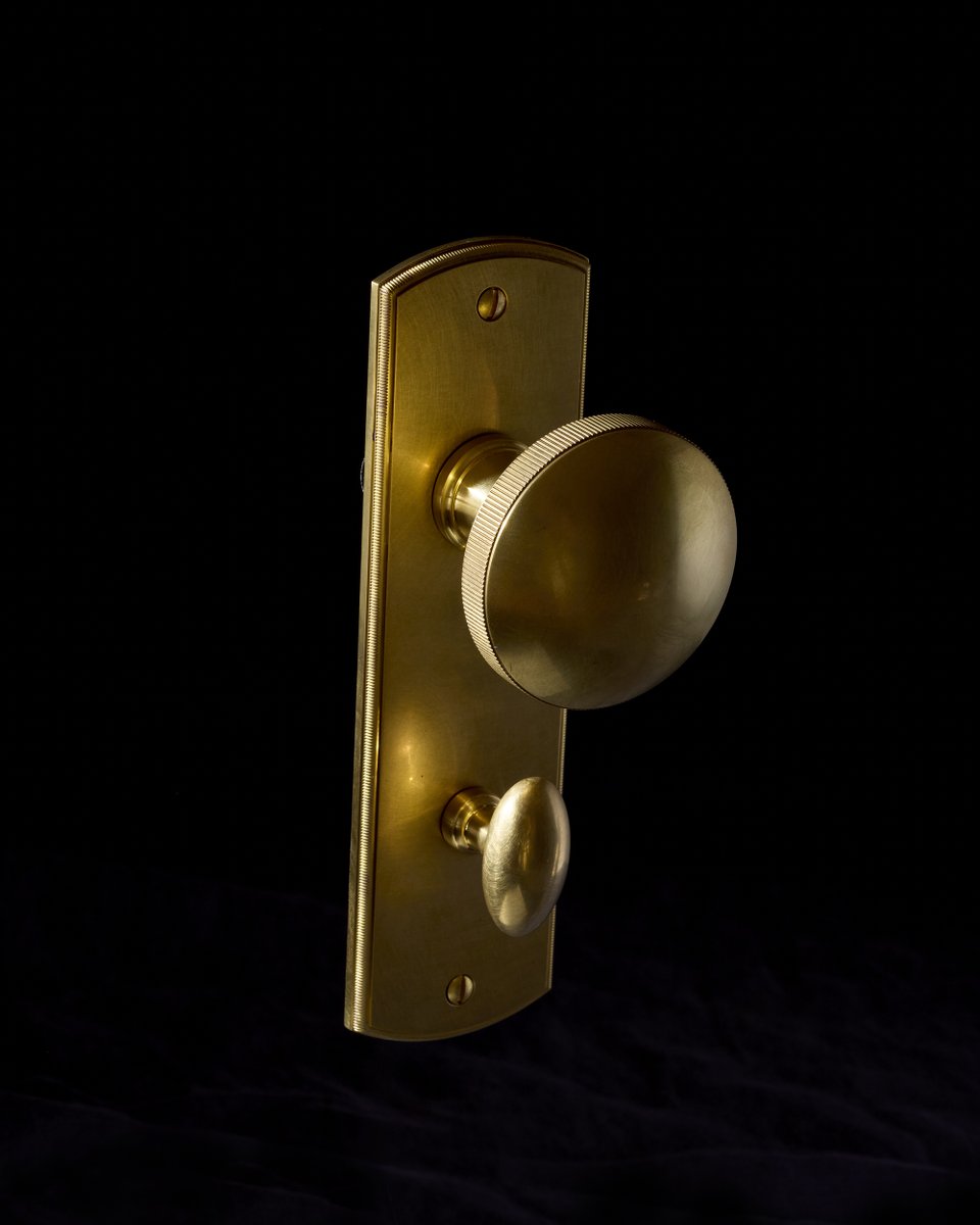 WaterStBrass's tweet image. Frozen in time, yet forever in style.

Photo credit: Addie Juell Photography

Stone and Tile credit: GENROSE Stone and Tile

#LuxuryHardware #DesignLayers #InteriorDesign