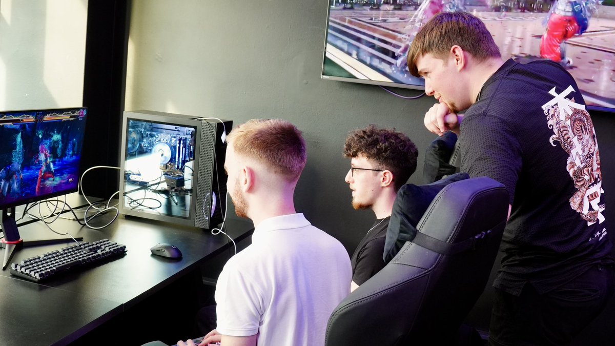 IrelandEsports_'s tweet image. Our ESERIES event #ProjectMayhem continued last week, thanks again to Ireland’s wonderful fighting community! 👊

Keep an eye out for more fighting game activity soon in the @IrelandNEC! 👀