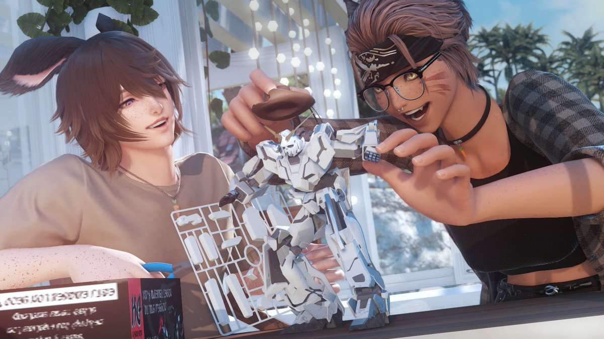 you think they just carry tiny cowboy hats on them for occasions like this? (w/ <a href="/MiniSimpTB/">Mini Simp 🤠</a> )