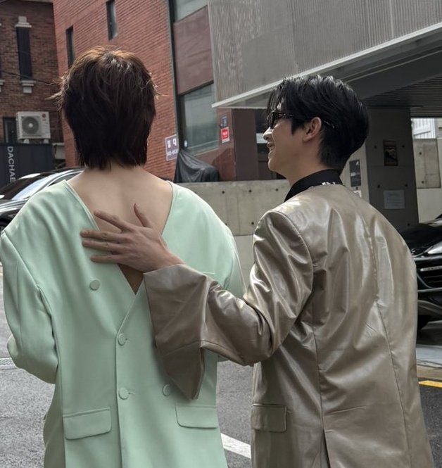 มิเนลเเม่ไม่ได้ตั้ง (@gnelmot) on Twitter photo <a href="/TK_kxngjr_/">TK_luvjiro✧˖*°🍓ft.มาสวัสดีโทมัสก้องด้วยกันสิคะ</a> สวยขนาดนี้แฟนไม่หวงหรอคับ
แฟน:
THOMASKONG IN SEOUL FSW
#TMKxGREEDILOUS
#โทมัสก้อง #thomaskong <a href="/TK_kxngjr_/">TK_luvjiro✧˖*°🍓ft.มาสวัสดีโทมัสก้องด้วยกันสิคะ</a> สวยขนาดนี้แฟนไม่หวงหรอคับ
แฟน:
THOMASKONG IN SEOUL FSW
#TMKxGREEDILOUS
#โทมัสก้อง #thomaskong