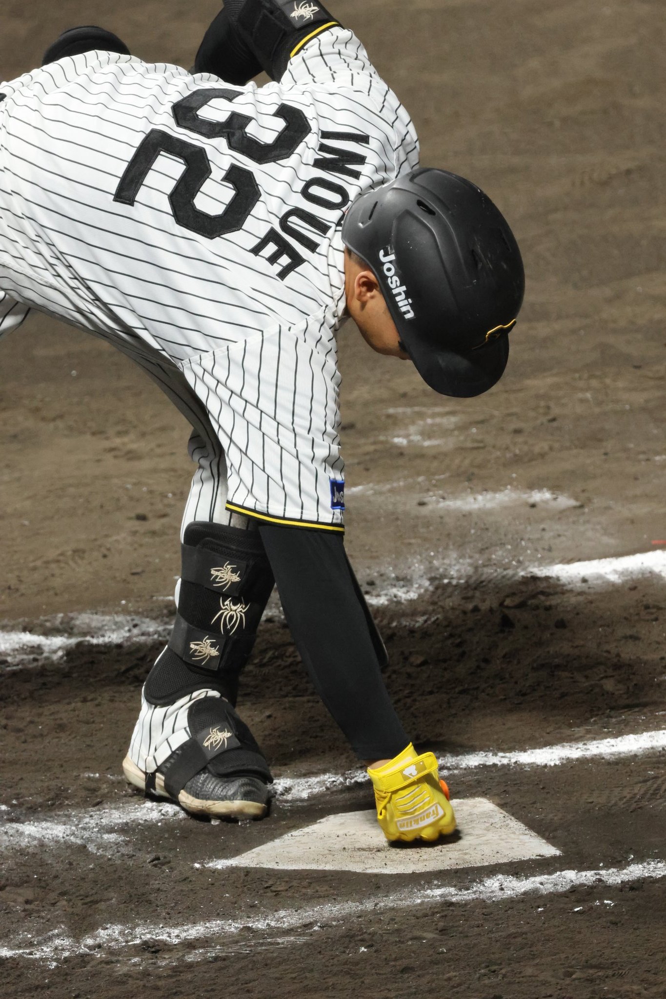 阪神タイガース　井上広大　ユニフォーム　ビジター　Ｌ 阪神タイガース 井上広大 ユニフォーム ホーム ミズノ 刺繍 野球