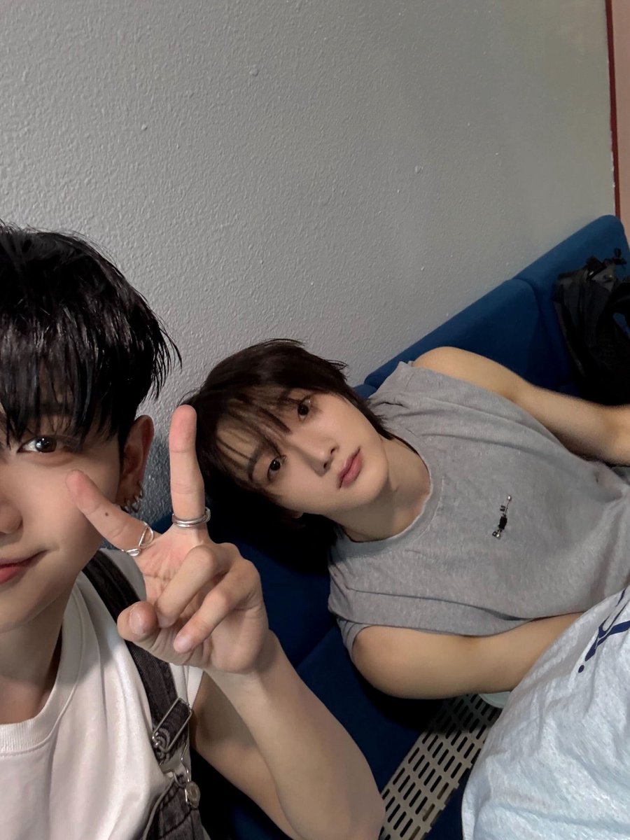 deedeedesu's tweet photo. 명냥즈 안아…….ㅜㅜ https://t.co/UKUPsXt5ey