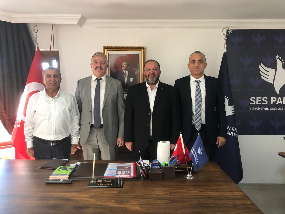 Tüm Sağlıkçıların Güç Birliği Sendikası Genel Başkanı Sn. Kürşad Emre Öğretmek ve değerli yardımcıları, genel merkezimizi ziyaret ettiler. Kendilerine nazik ziyaretlerinden ötürü teşekkür eder, çalışmalarında başarılar dileriz.

Nazik ziyaretlerinden dolayı Sn. Kürşad Emre