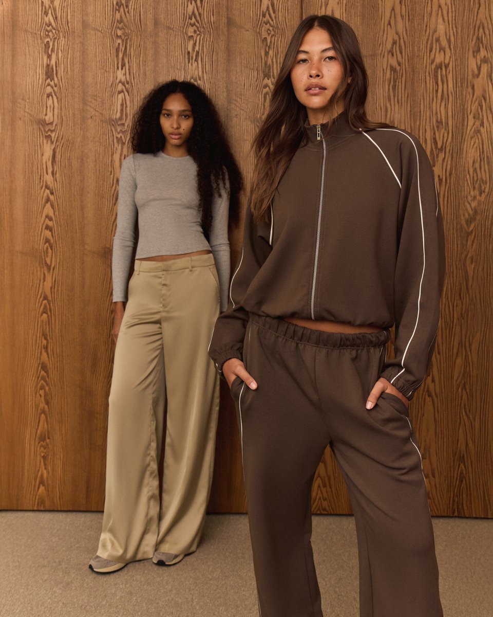 OfficialPLT's tweet image. Wardrobe essentials to wear on repeat.

Shop your Autumn staples via the link: plt.shop/3JMrsRx
