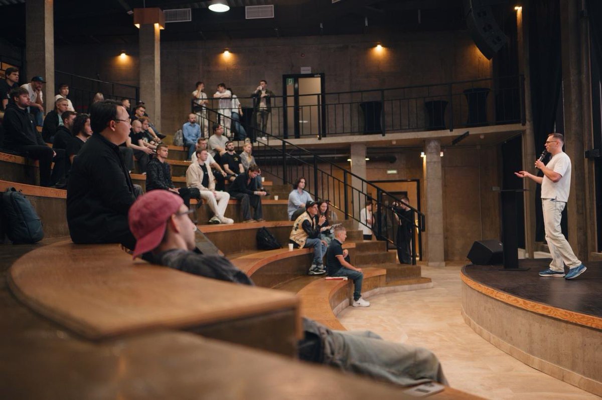 Proof of Community 🫱🌍🫲

St. Petersburg showed up 🫱🇷🇺🫲 IRL