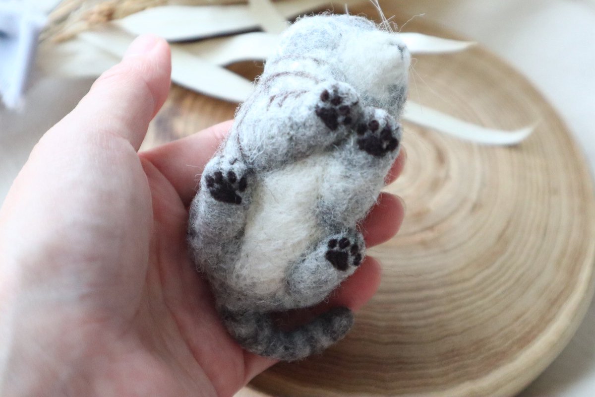 #癒やされる作品が集まるタグ
手乗りニャンコ🐱
 #羊毛フェルト