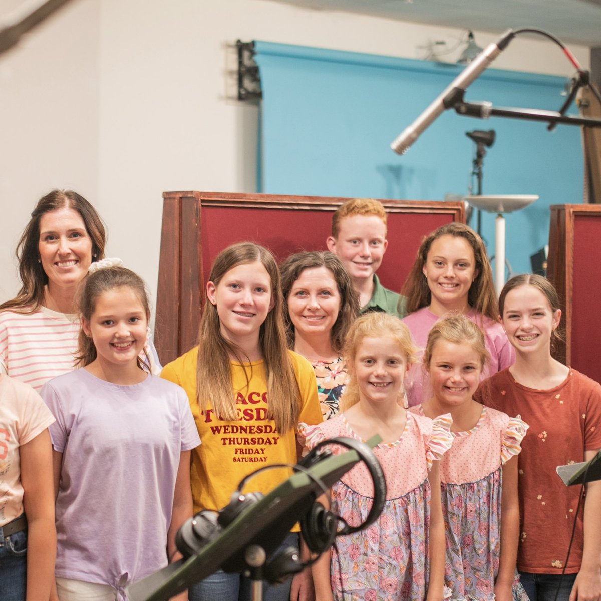 PatchAdventures's tweet image. Get ready for the newest Patch Adventure, packed with unforgettable characters and exciting new songs you’ll love to sing along to! 🎵✨

Here’s a sneak peek of the kids’ choir recording some of the brand-new songs! 🎶

#NewAdventure #PatchThePirate #PatchAdventure #ComingSoon