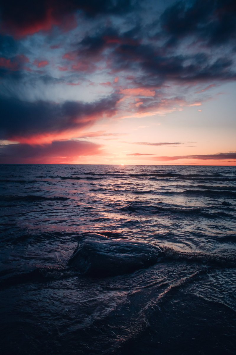 aestheticspost_ tweet picture