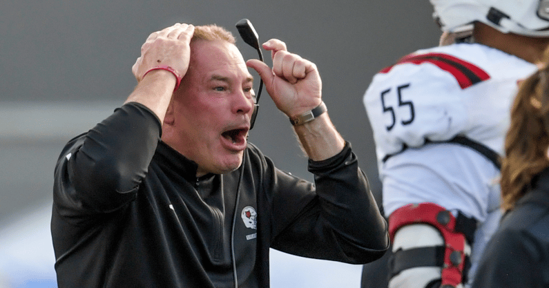 Know Your Foe: Arkansas State

<a href="/Kara_Richey/">Kara Richey</a>, host of The Workday Redzone on @theticketradio, gives her insight on key topics and questions heading Saturday's matchup between the Hogs and Red Wolves. 

on3.com/sites/hawg-bea… #WPS