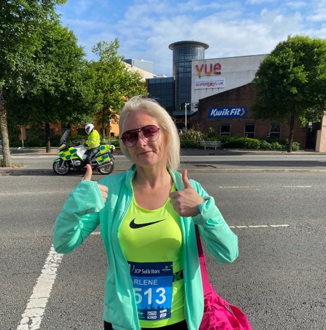 Elusennau Iechyd Hywel Dda (@elusenhyweldda) on Twitter photo Dyma Arlene McDowall, Nyrs Hyfywedd Meinwe Cymunedol, sy'n cymryd rhan yn <a href="/CardiffHalf/">Oysho Cardiff Half 🏴</a> ar 5 Hydref i godi arian ar gyfer y gwasanaeth y mae'n gweithio iddo 😊
Gallwch gyfrannu at ymgyrch codi arian Arlene yma: cardiffhalf25.enthuse.com/pf/arlene-mcdo…
#EichElusenGIG💚 Dyma Arlene McDowall, Nyrs Hyfywedd Meinwe Cymunedol, sy'n cymryd rhan yn <a href="/CardiffHalf/">Oysho Cardiff Half 🏴</a> ar 5 Hydref i godi arian ar gyfer y gwasanaeth y mae'n gweithio iddo 😊
Gallwch gyfrannu at ymgyrch codi arian Arlene yma: cardiffhalf25.enthuse.com/pf/arlene-mcdo…
#EichElusenGIG💚