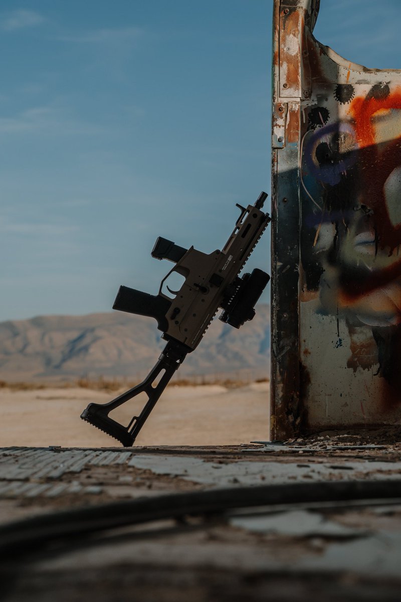 AngstadtArms's tweet photo. “To equip, or not to equip?” Shakespeare
MDP-9 Flex + @AimpointUSA + @B5Systems
#9mm #subgun #swat #leo https://t.co/YcKQWkdMtZ
