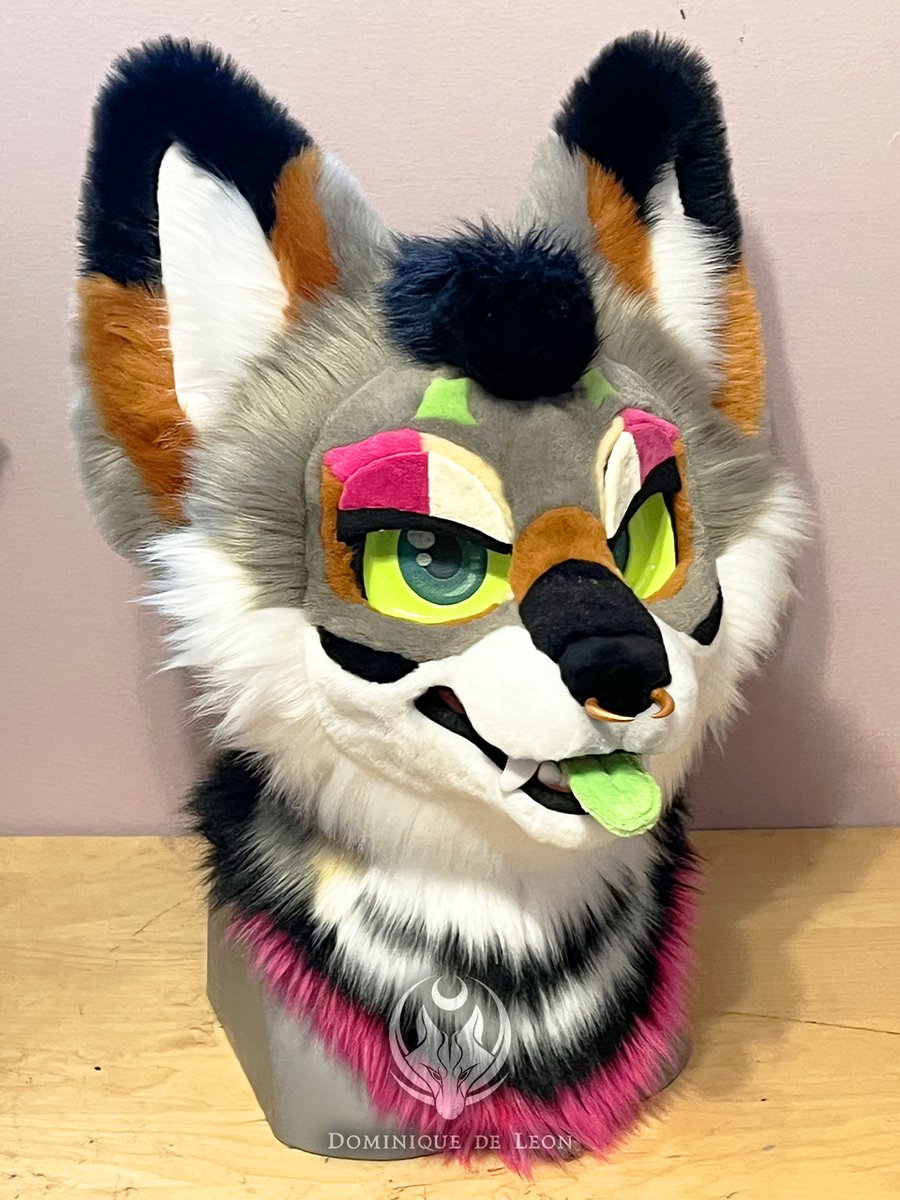 de Leon Fursuits tweet media