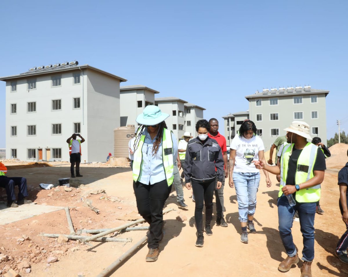 GP_DHS's tweet image. 👷 Economic empowerment is central to the Western Mega Project:
💼 191 subcontractors supported
👩‍💼 123 female-owned companies
👩‍🎓 53 youth-owned companies
♿ 9 PWD-owned companies

Building communities and opportunities.

#JobCreation #SMMEDevelopment