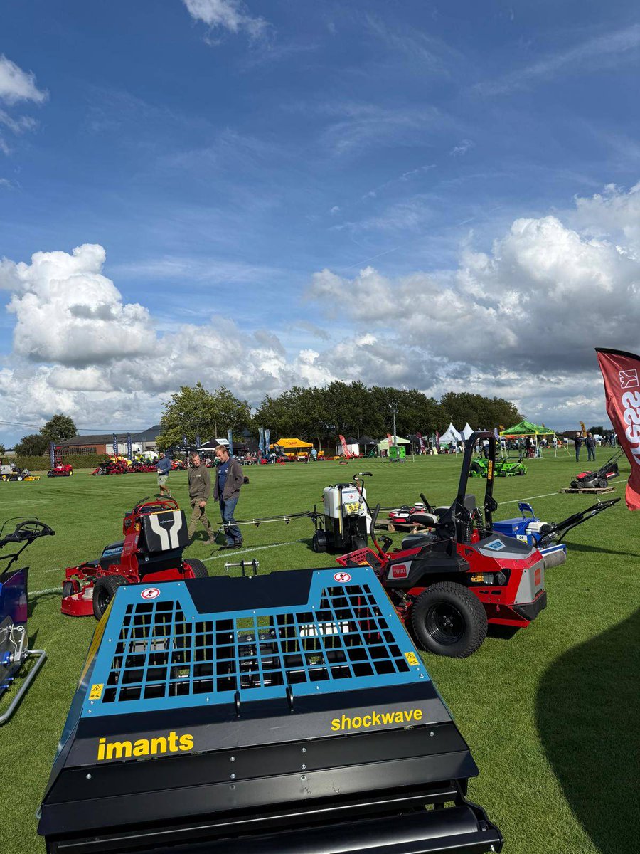 CampeyTurfCare's tweet photo. As well as being in #Switzerland #Denmark and #Ireland this week, #TeamCampey are also in Belgium supporting our dealer #Reesink at #NationalGrassDay
#CampeyTurfCare #Campeymachineryworldwide https://t.co/y3HcRfECyB