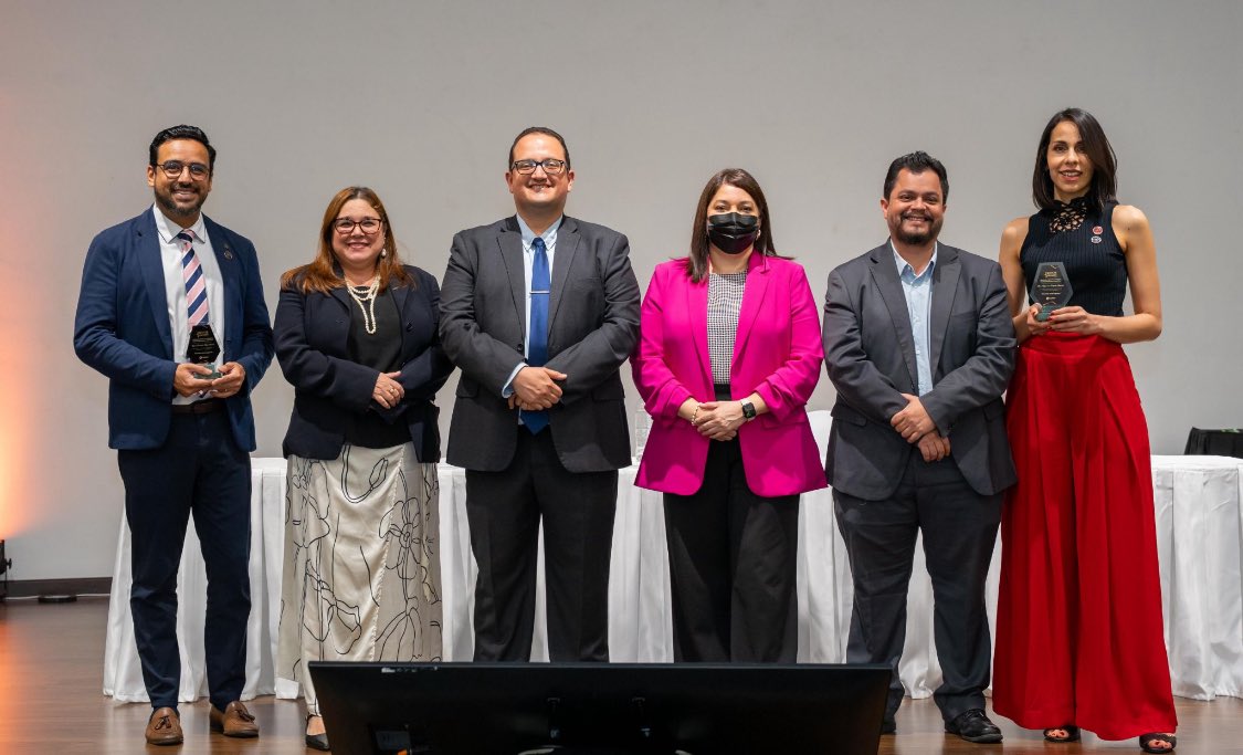 UNITEC entregó los Faculty Awards y tuve el honor de recibir el premio en la categoría Docente Investigador 2025, junto a Onix Salgado. El reto ahora es transformar estos logros en más colaboración, más impacto y más ciencia hecha desde y para nuestra región.