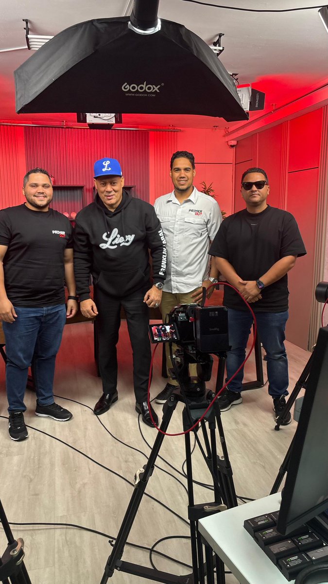 Asistí al Podcast El Primer Out.

La razón?
Siempre he apoyado a mis colegas y al talento jóven... Luego ampliaré sobre cada uno de ellos.
Atentos a la entrevista!!!.

#YoApoyoAMisColegas
