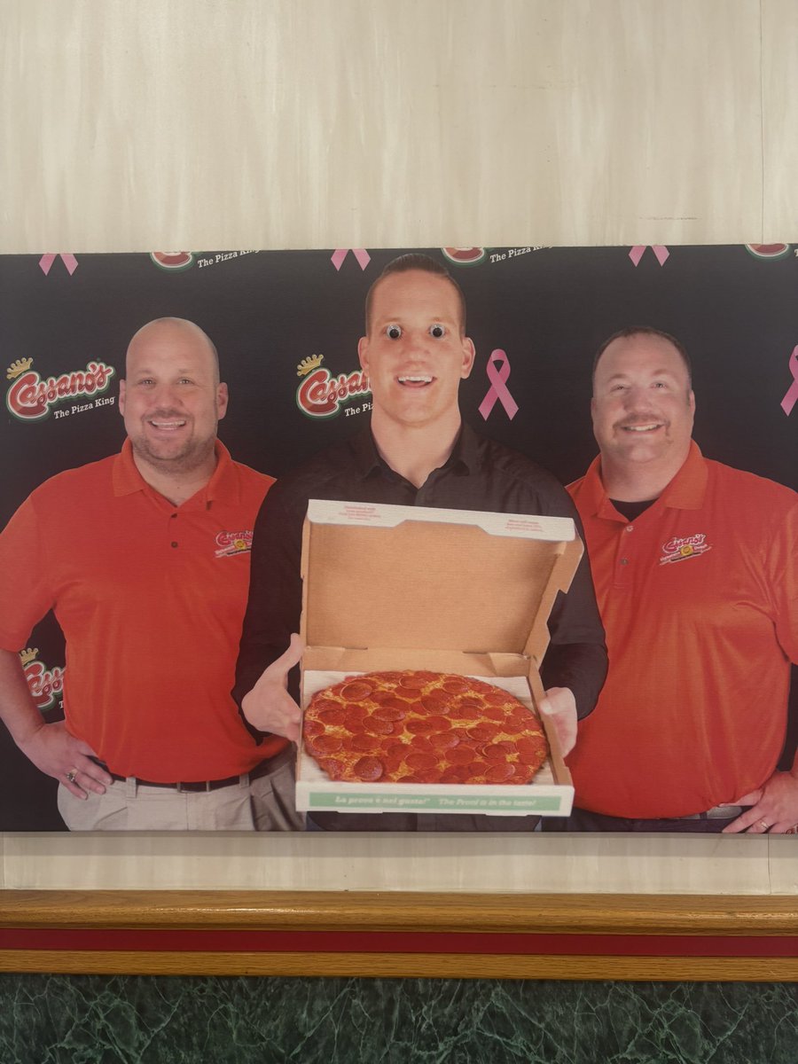 jsamsyadig's tweet photo. @PatMcAfeeShow check who I found with the pizza king @OfficialAJHawk https://t.co/OUDf9ia4n2