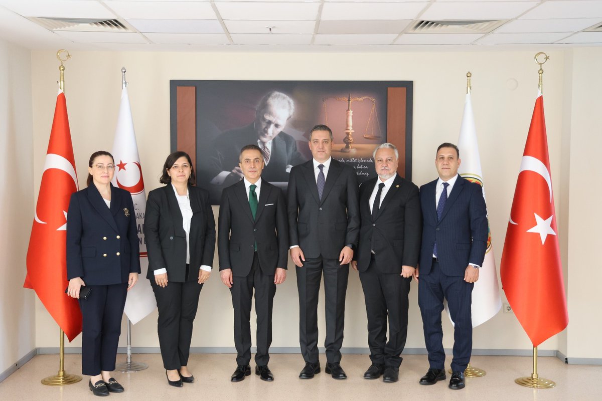 barolar's tweet photo. Göç İdaresi Başkanlığı ile Türkiye Barolar Birliği Arasında İş Birliği Protokolü İmzalandı

https://t.co/ZqMfP693fR https://t.co/s0Cxp1VFv8