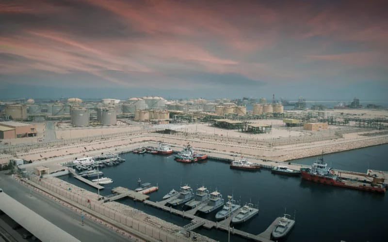 News_Brk24's tweet photo. صفقة عقارية لافتة في الجبيل..

بيع أرض بضاحية الملك فهد مساحتها 654 متراً مربعاً، بسعر ريال و53 هللة للمتر الواحد، وبقيمة إجمالية 1000 ريال فقط. https://t.co/tHPSNBDRAu