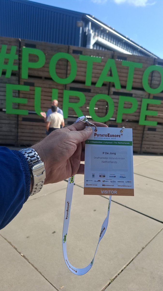 PieterSlootdorp's tweet image. De agrarische hoofdstad van de toekomst promoten op de #potatoeurope in #Lelystad .
#hollandskroon