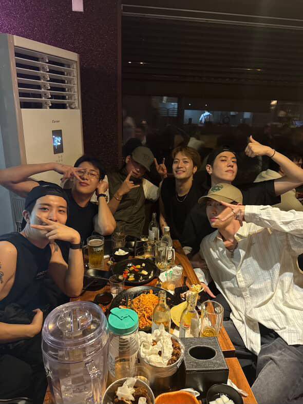 jayblooks's tweet photo. GOT6 FOR MARK’S BIRTHDAY OMG

#BackInSeptemberWithMarkTuan https://t.co/Py7uMPLarO