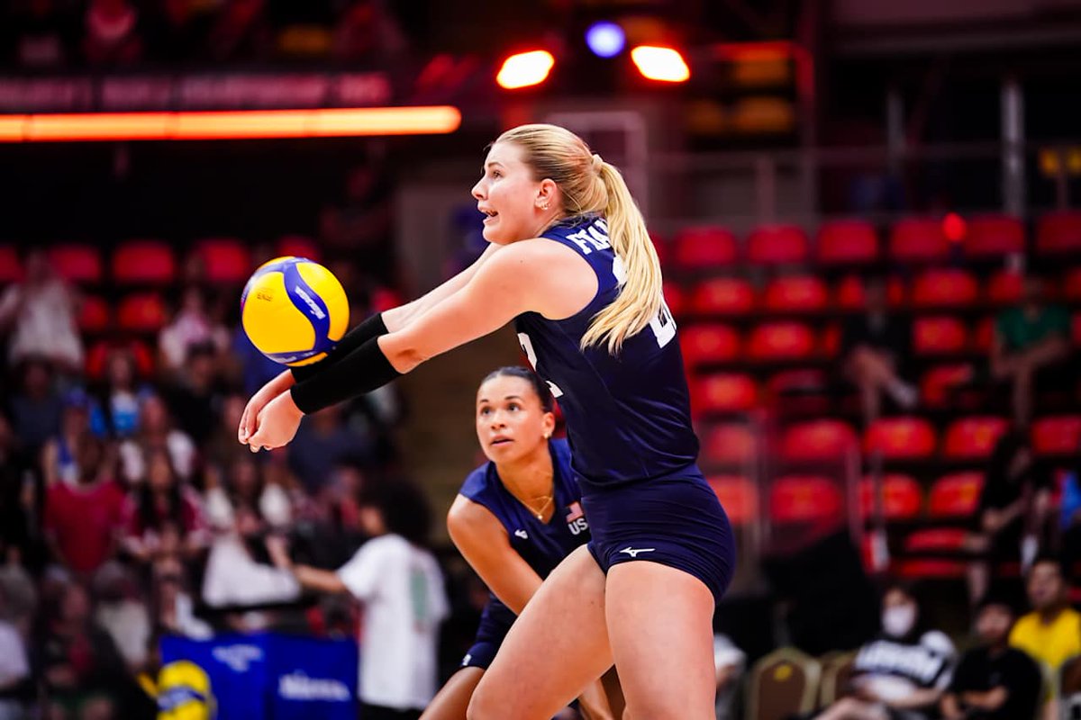 JUST IN: 🇹🇷 Türkiye advances to the semifinals after a four-set win over 🇺🇸 USA and will face 🇯🇵 Japan in the next round: 25-14, 22-25, 25-14, 25-23.

#VolleyballWorldChampionship #WWCH #volleyball #Thailand2025 📸 <a href="/volleyballworld/">Volleyball World</a>