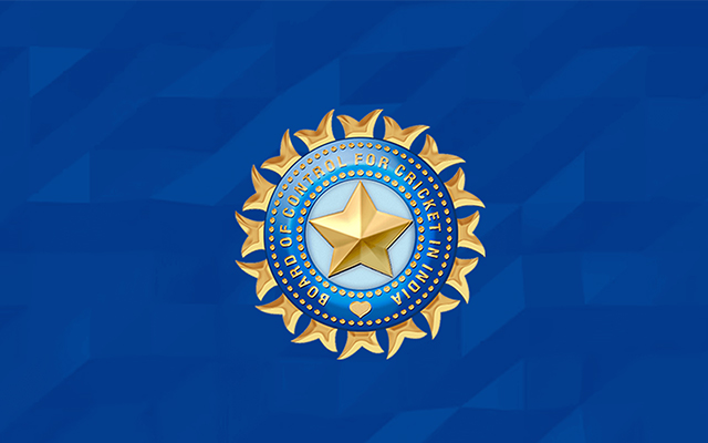 🚨 BCCI has banned crypto &amp; real-money gaming firms from bidding for Team India’s title sponsorship.

The board aims to avoid associations with risky industries as it searches for a new sponsor. 🏏

#BCCI #FantasyGames #Crypto #TeamIndia #Cricket #TheAndroidRush