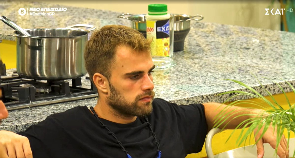 Στεναχωρημενος απο τις χθεσινες ηττες
Δεν πειραζει μαγε μου. Εχει και παρακατω.🎩💙#exathlonGR