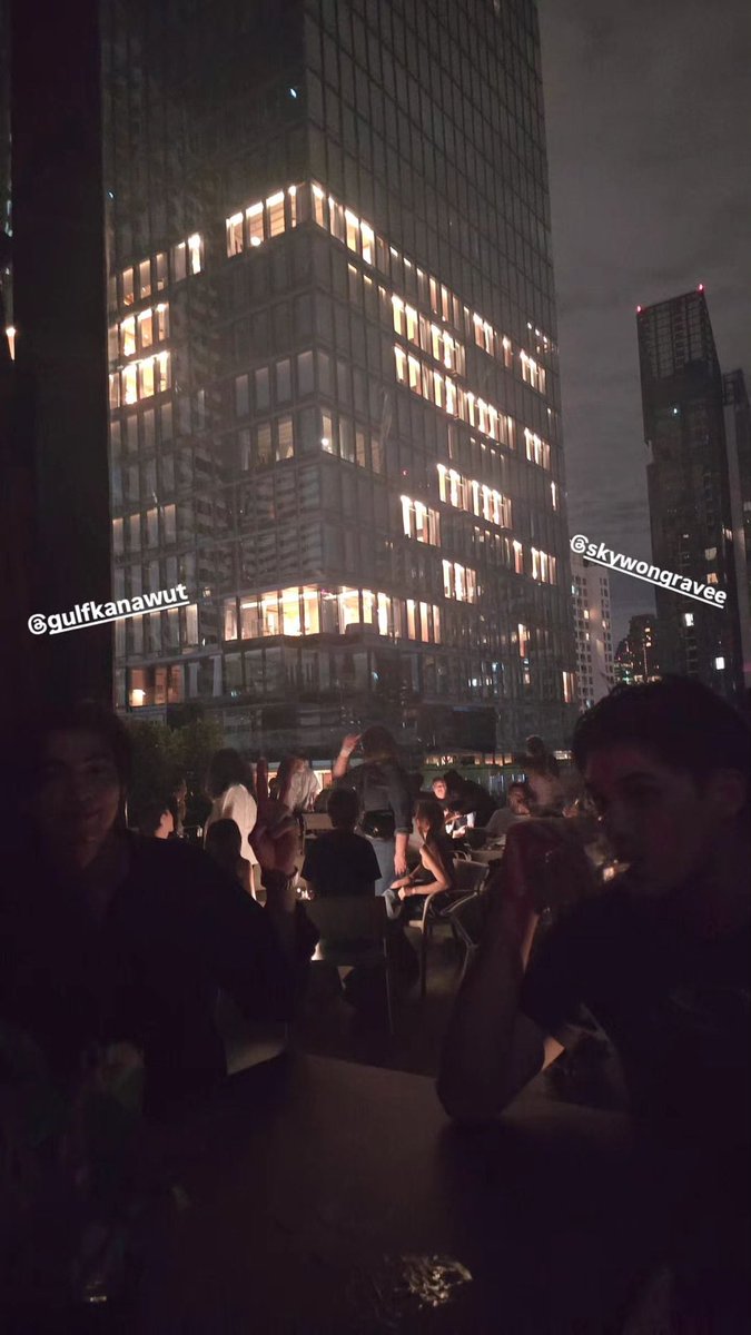 ปีก่อน คุณสกายฮอตมาก จะเป็นลม ไม่สุกด้วย มาแบบดิบๆ😍 แม้จะมืดขนาดนั้น แต่หล่อจริง ไม่เถียง