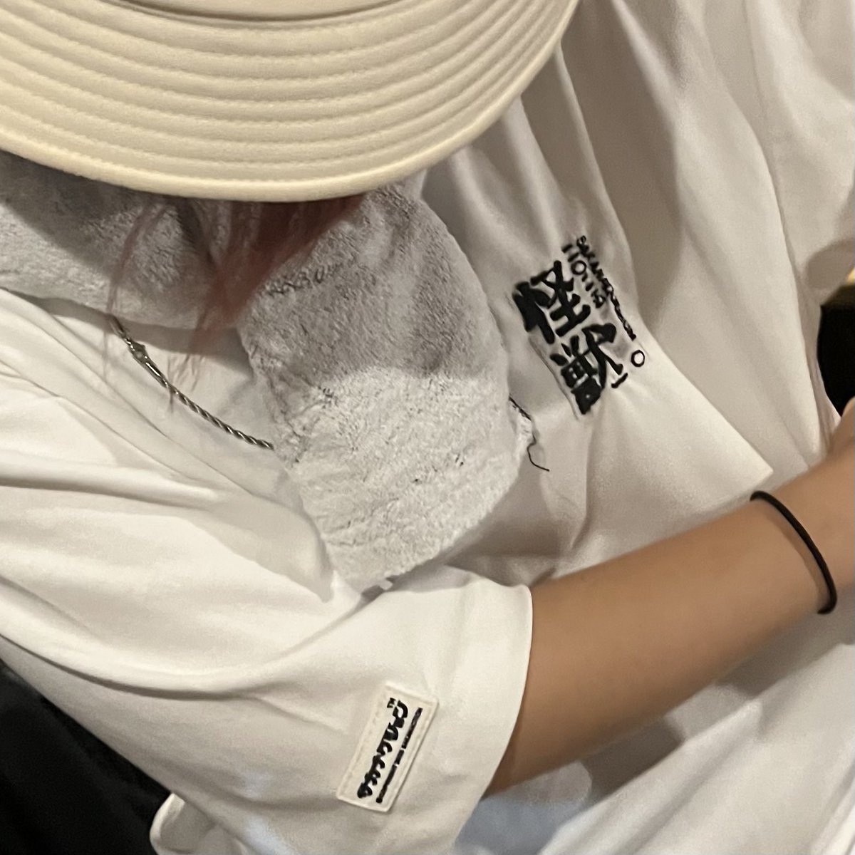 vxaykxv's tweet photo. 魚民会の前日に思い立ってオールでオリジナル怪獣Tつくった。なんで何日か前からとかにやらなかったんだろうか。そしたらもっと丁寧にできたのに。（ ;  ; ）笑
#怪獣 #sakanaquarium2025
#山口一郎 #サカナクション好きな人と繋がりたい https://t.co/Y6llLgajIG
