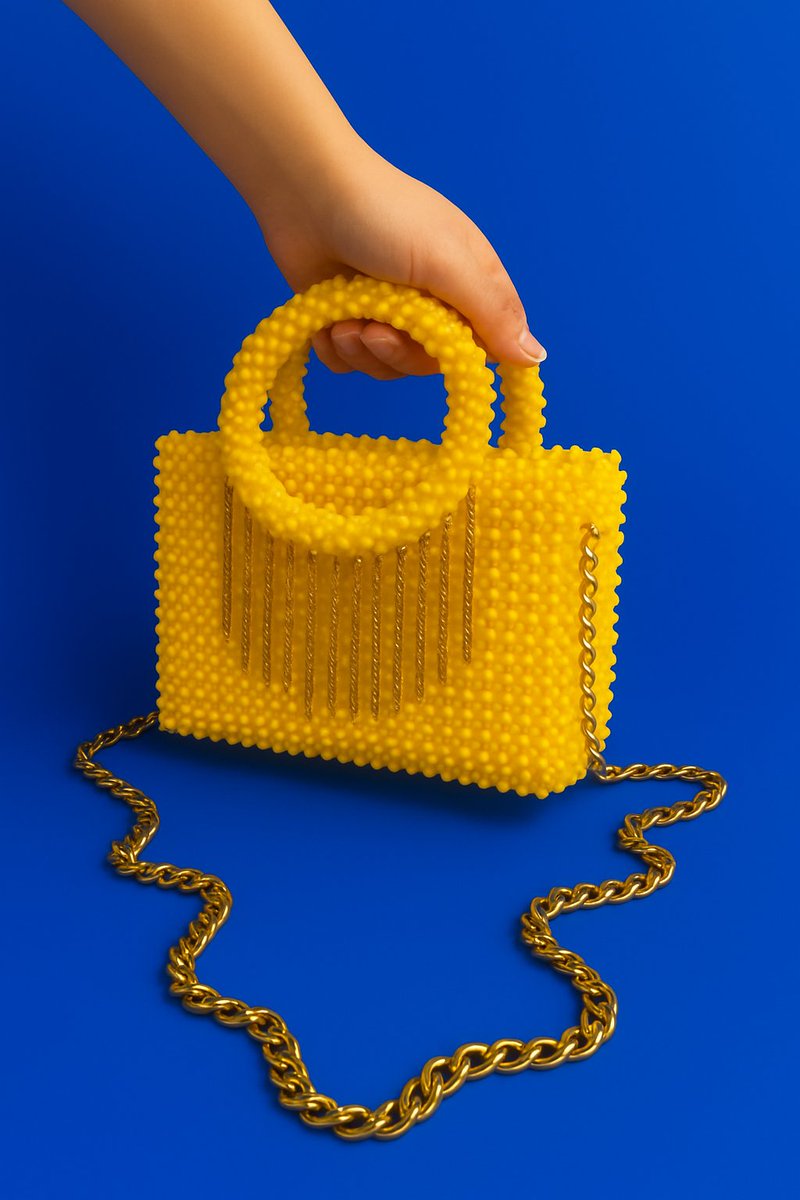 KalraTeto30823's tweet image. 💛 Handmade Beaded Bag – Bright, Bold &amp;amp; Beautiful ✨
Price: 3000 | Customize in any color you love 💎
#StoneAndStyle #BeadedBag #FashionTrends #HandmadeLuxury