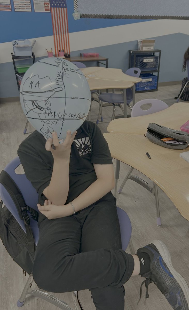 valvare2's tweet photo. 6th grade creating balloon globes that helped them visualize latitude, longitude, prime meridian and the equator as well as the regions that shape our world 🌎 🎈 @EEast915 https://t.co/fY01WU6hzd