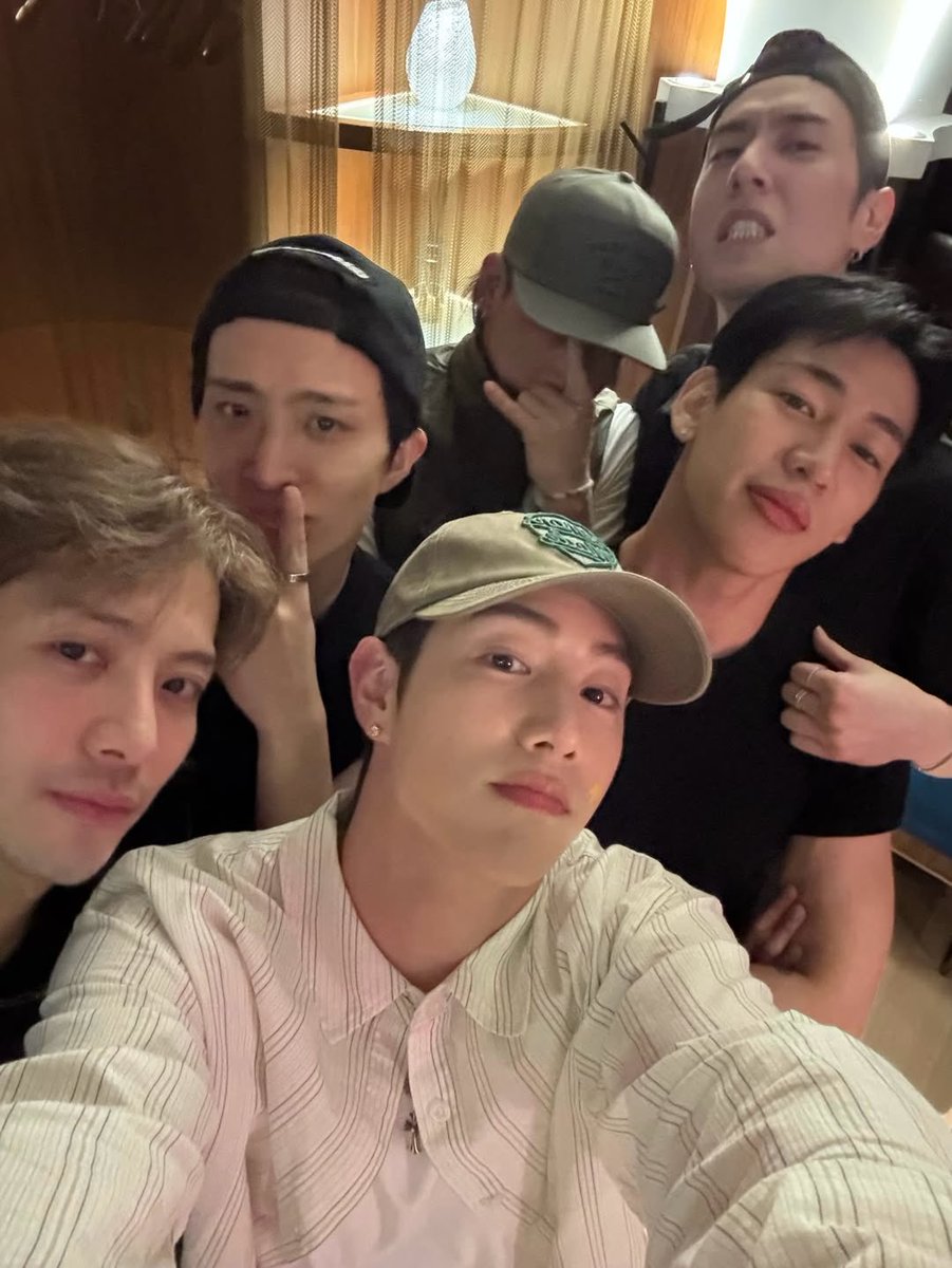 cyjprint's tweet image. 6/7 CELEBRATING MARK&apos;S BIRTHDAY 🥹

🐰: GOT6 today cause actor Park is working 🎂

#BackInSeptemberWithMarkTuan 
#GOT7 #갓세븐 @GOT7Official @GOT7