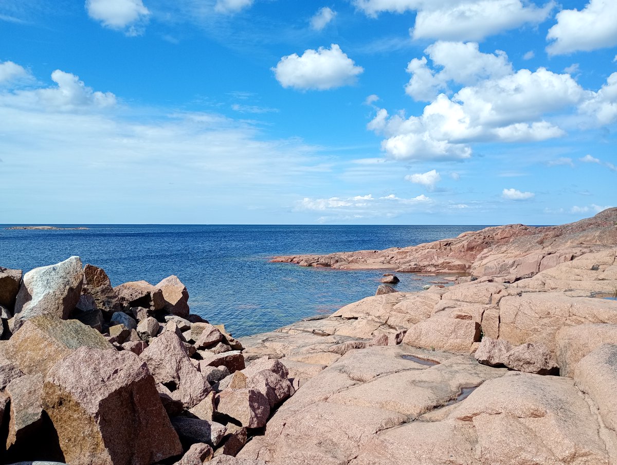 Huomenta. Kahvi jo meni. Arkistokuvaa alkuun. Motari kutsuu. Viikon päätteeksi pyöräytämme uuden  #monialaisuus-koulutuksen käyntiin w/ <a href="/pukkilapaivi/">Päivi Pukkila</a> <a href="/HamkResearch/">HAMK Tutkimus | HAMK Research</a> Hämeenlinnan toimijoiden #OhjaamoStage #TyöHäme #OmaHäme ja järjestöt kesken. Parhainta perjantaita.