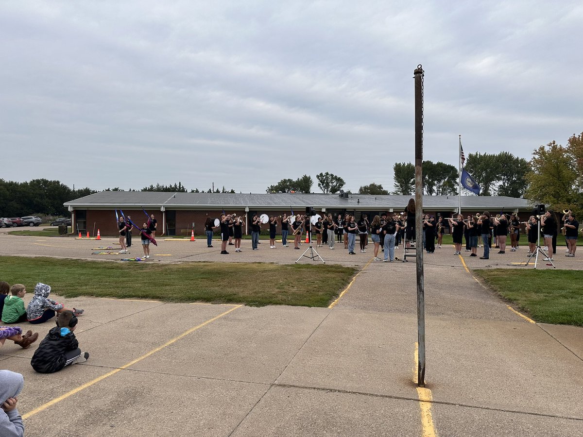 ginwband's tweet photo. Band tour stop number 2, 1R! https://t.co/edk1Cc7DK9